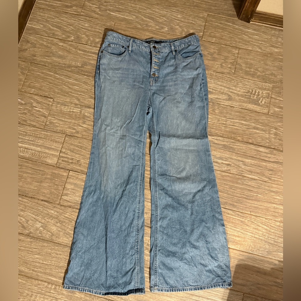 Lauren/Ralph Lauren NWOT light wash button front wide leg jeans size 14
